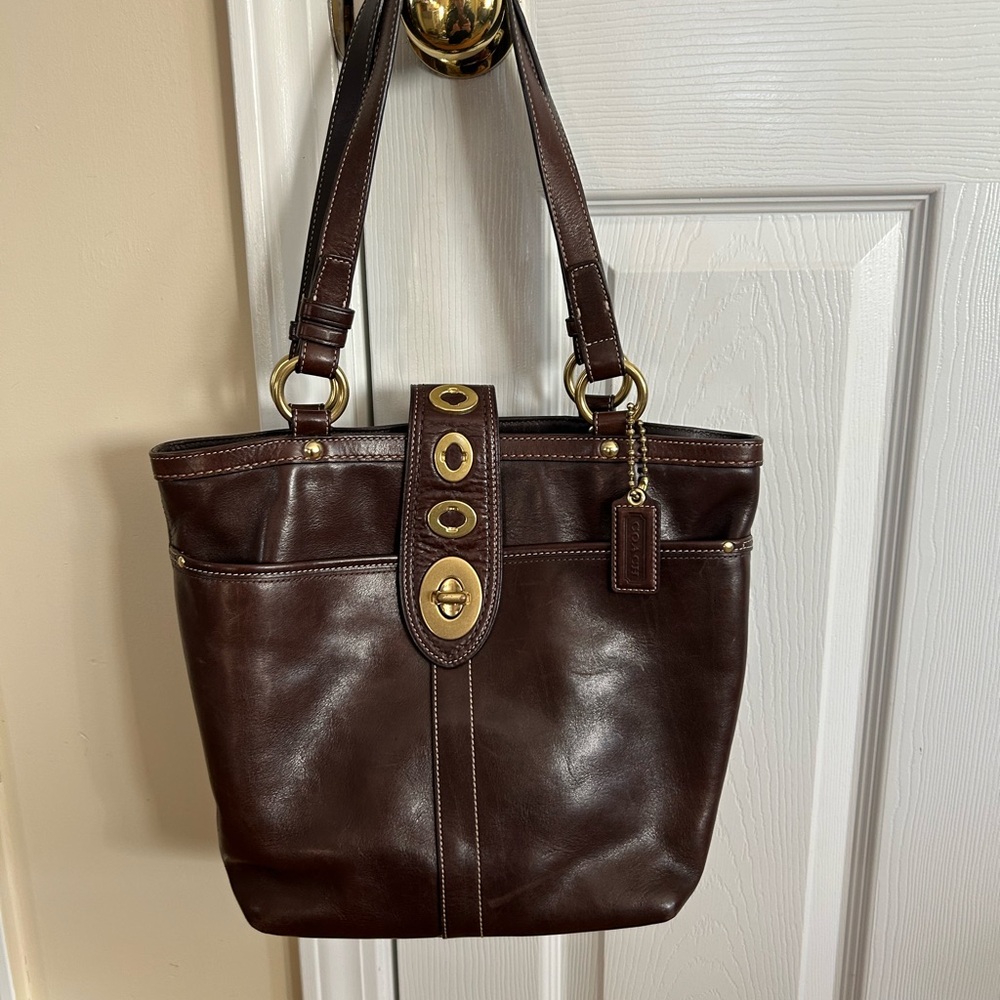 Gorgeous Coach Legacy Handbag!